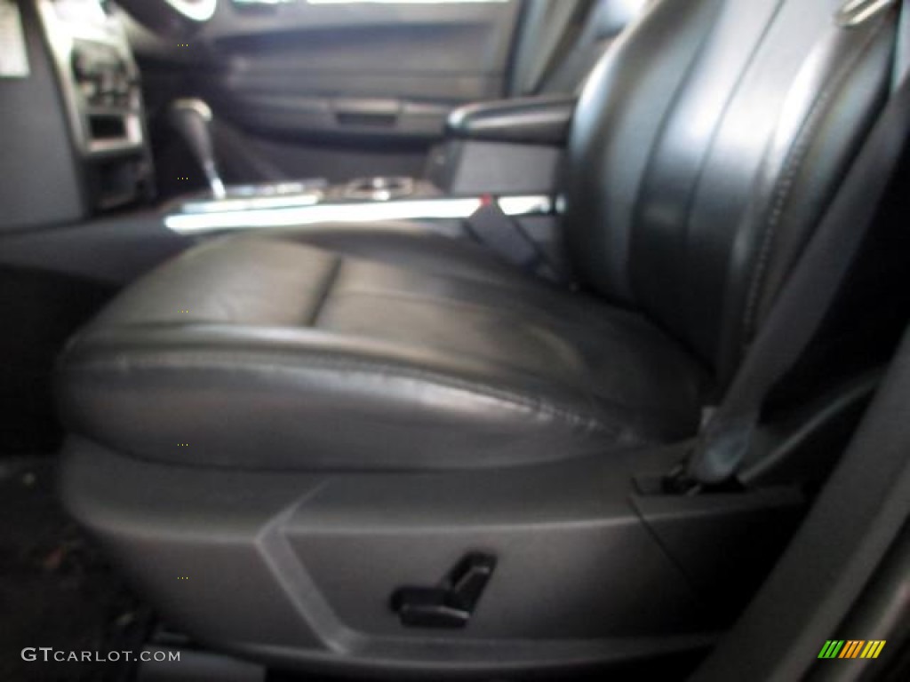 2010 300 Touring - Black / Dark Slate Gray photo #21