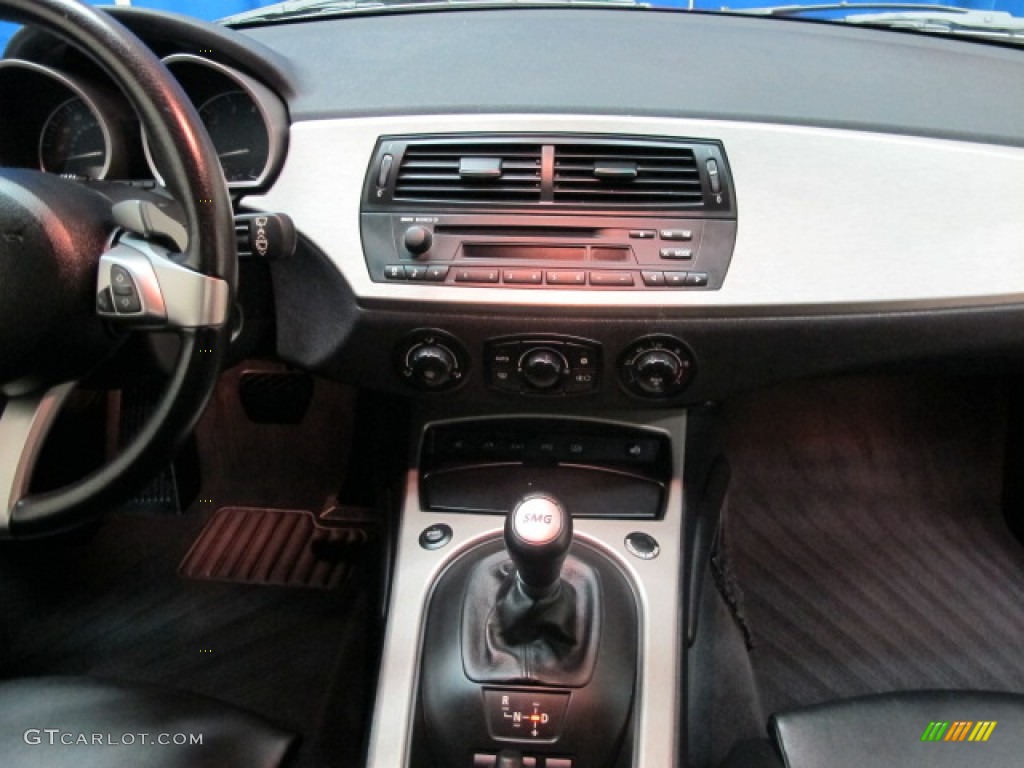 2005 BMW Z4 3.0i Roadster Controls Photo #85897684
