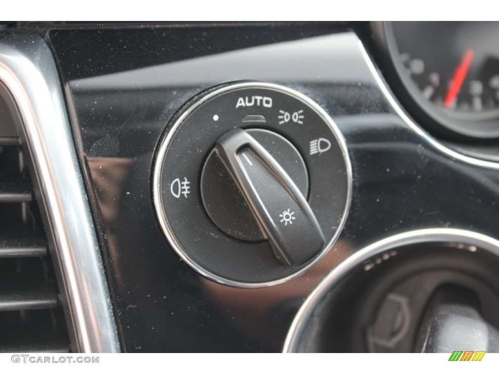 2010 Porsche Panamera S Controls Photo #85900036