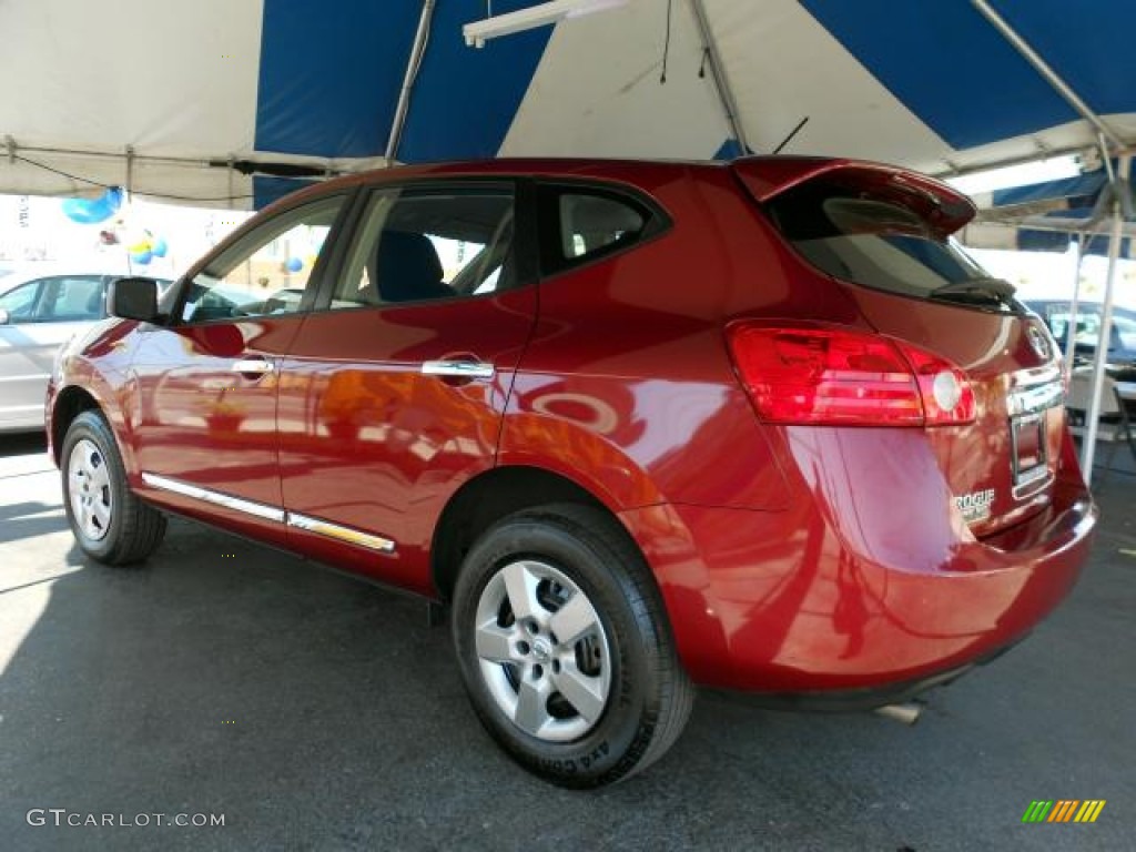 2011 Rogue S AWD - Cayenne Red / Black photo #6