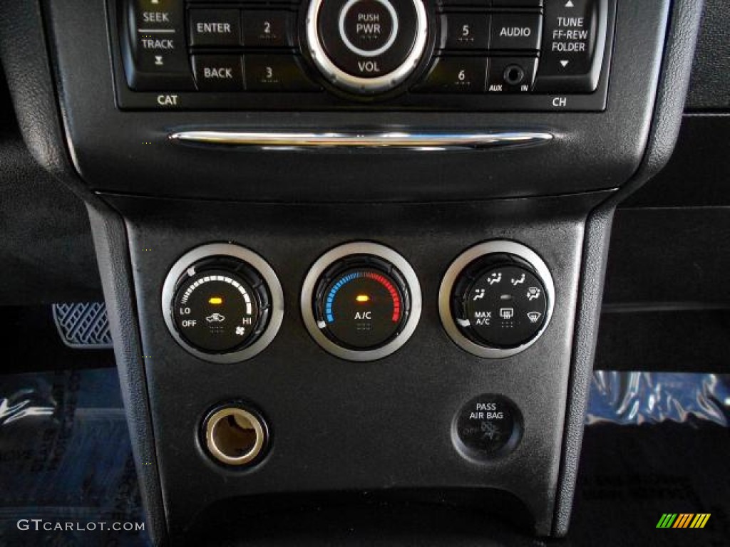 2011 Rogue S AWD - Cayenne Red / Black photo #16