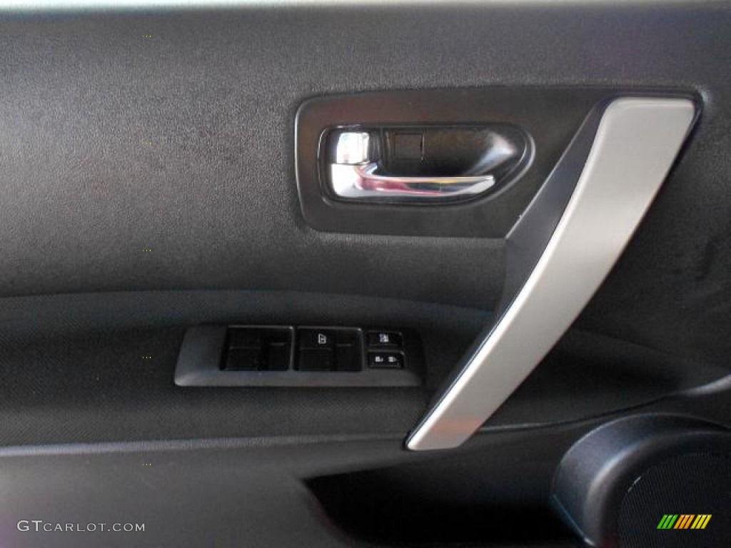 2011 Rogue S AWD - Cayenne Red / Black photo #22