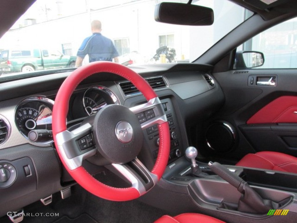 2014 Ford Mustang GT Premium Coupe Brick Red/Cashmere Accent Steering Wheel Photo #85904656