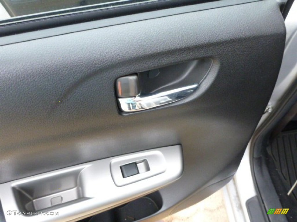 2010 Impreza 2.5i Premium Wagon - Spark Silver Metallic / Carbon Black photo #13