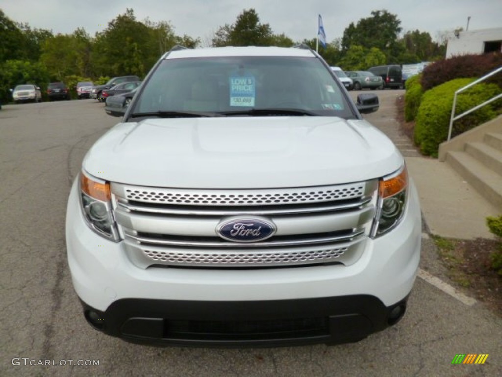 2013 Explorer XLT 4WD - Oxford White / Medium Light Stone photo #3