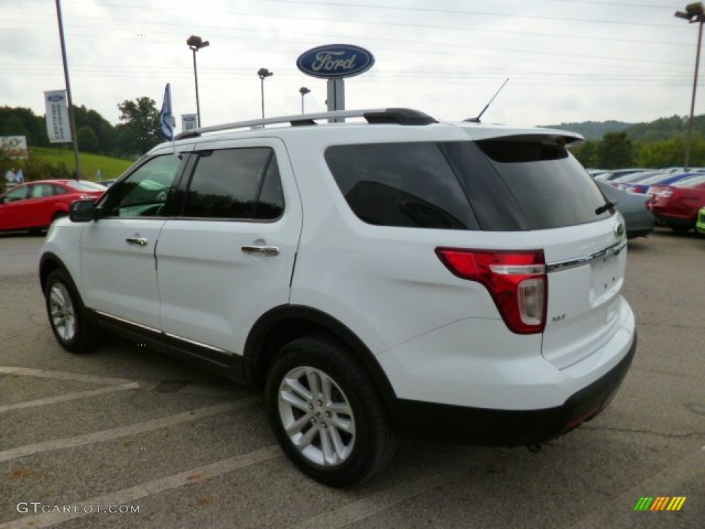 2013 Explorer XLT 4WD - Oxford White / Medium Light Stone photo #5