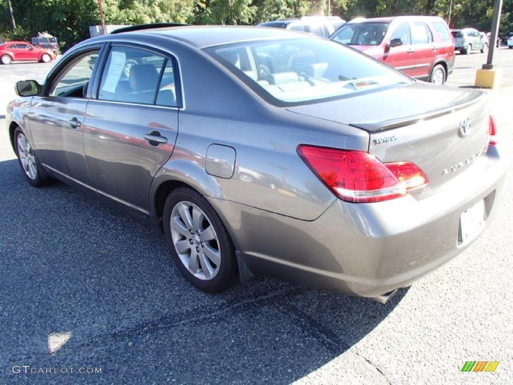 2005 Avalon XLS - Phantom Gray Pearl / Graphite Gray photo #9