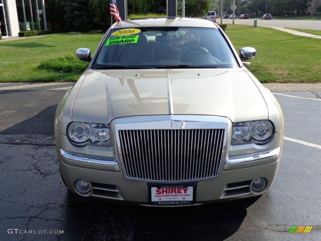 2006 300 C HEMI - Linen Gold Metallic / Dark Slate Gray/Light Graystone photo #2