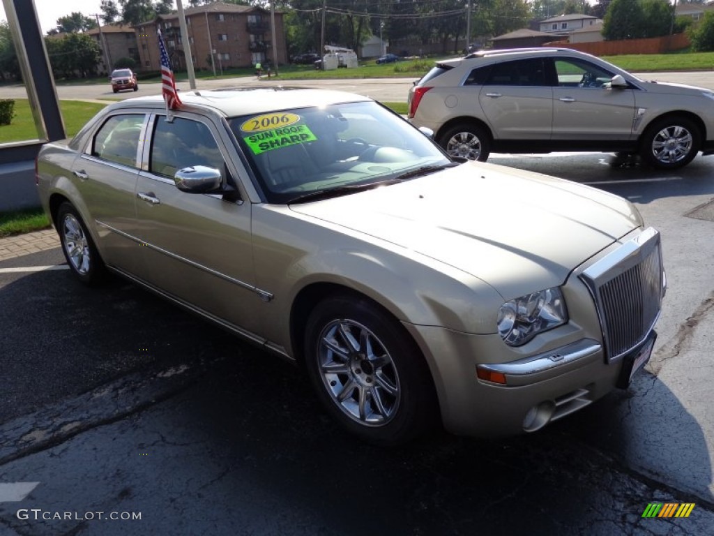 2006 300 C HEMI - Linen Gold Metallic / Dark Slate Gray/Light Graystone photo #3