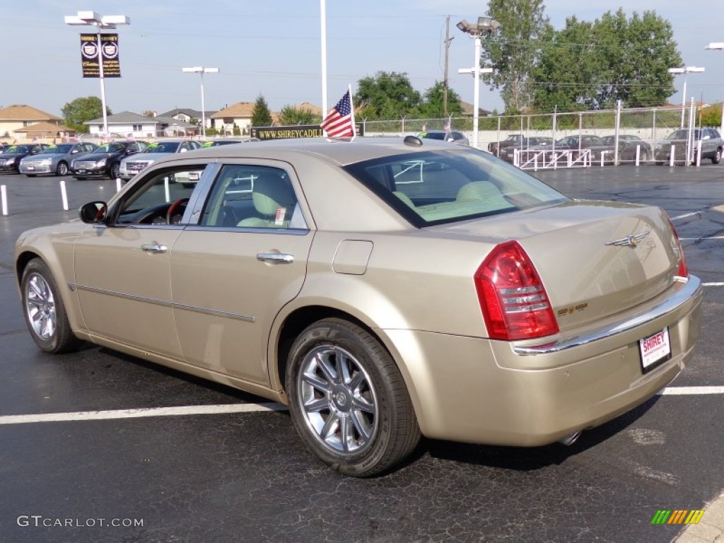 2006 300 C HEMI - Linen Gold Metallic / Dark Slate Gray/Light Graystone photo #6