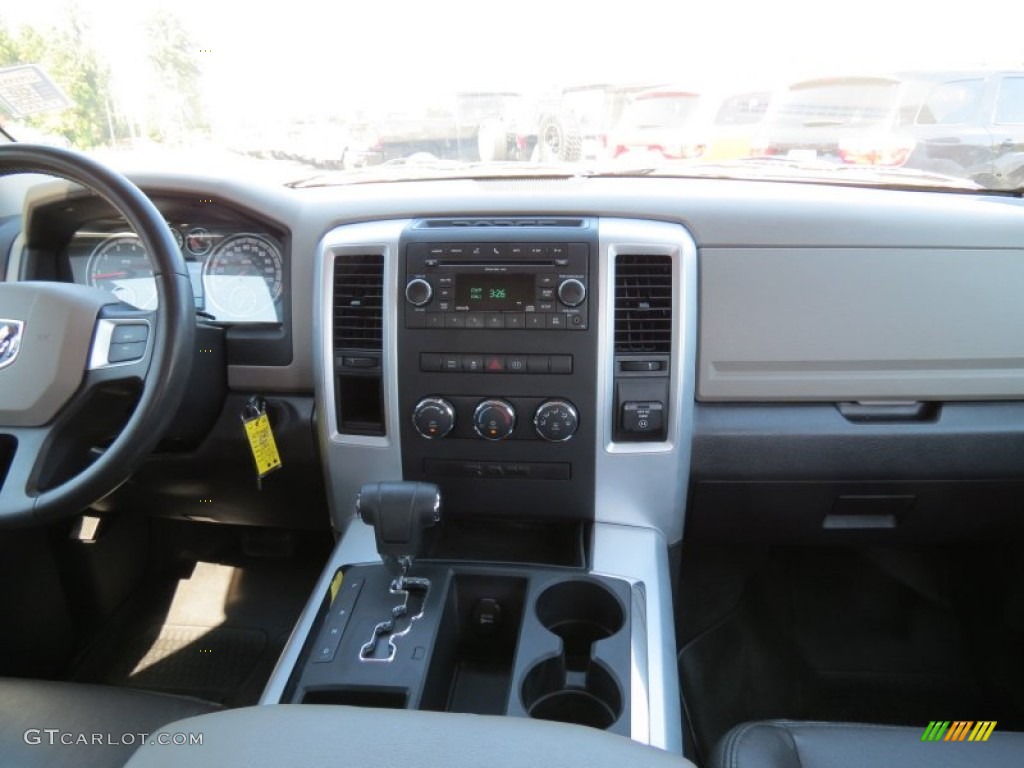 2010 Ram 1500 Big Horn Crew Cab - Cool Vanilla / Dark Slate Gray photo #20