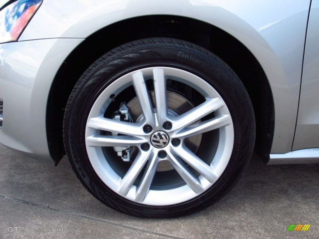 2014 Volkswagen Passat TDI SE Wheel Photos