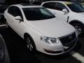 Candy White 2009 Volkswagen Passat Komfort Sedan