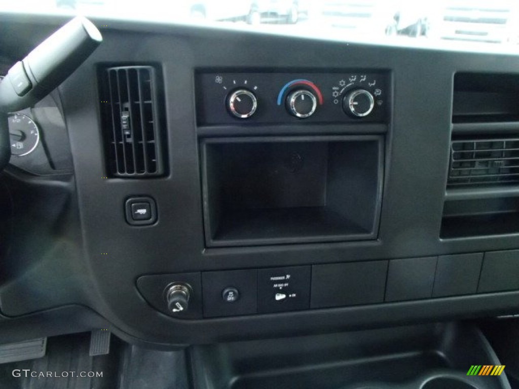 2014 Chevrolet Express 3500 Cargo WT Controls Photo #85921845