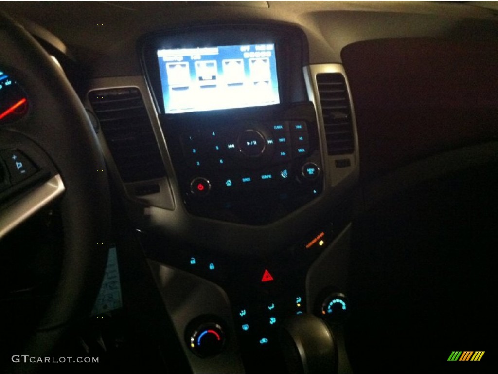 2014 Cruze LT - Summit White / Jet Black photo #10