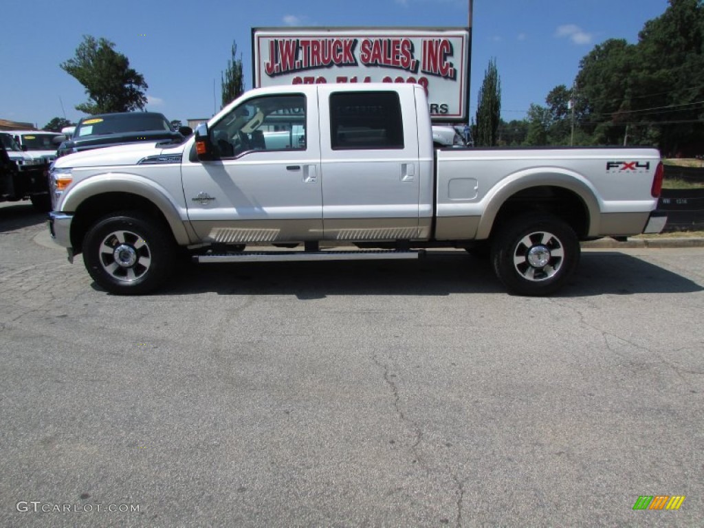 2011 F350 Super Duty Lariat Crew Cab 4x4 - Oxford White / Adobe photo #3