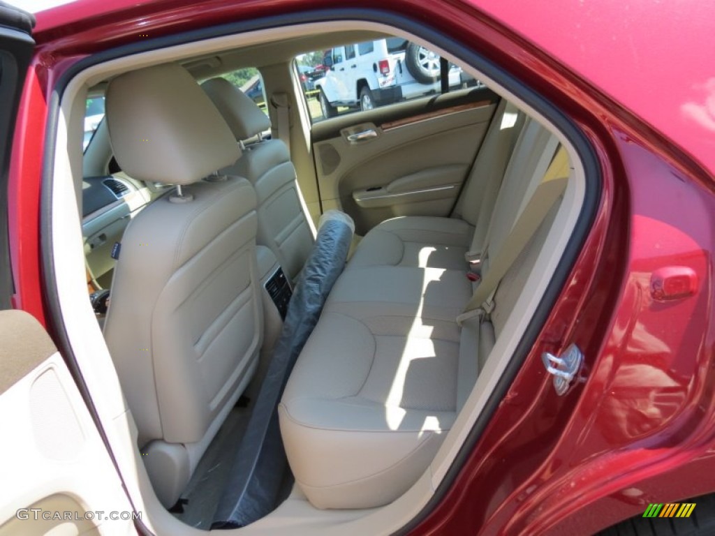 Dark Frost Beige/Light Frost Beige Interior 2014 Chrysler 300 C Photo #85926039