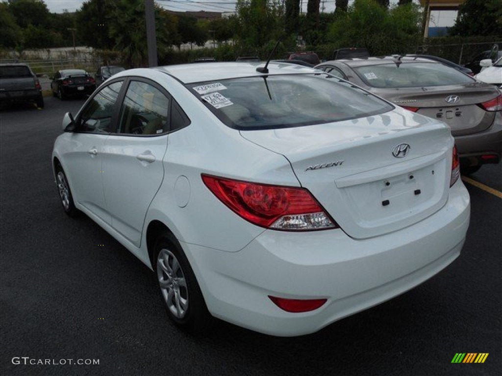 2013 Accent GLS 4 Door - Century White / Beige photo #7