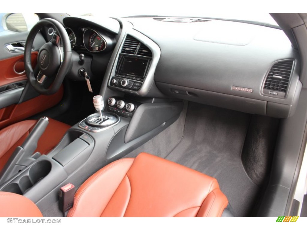 2011 Audi R8 5.2 FSI quattro Dashboard Photos