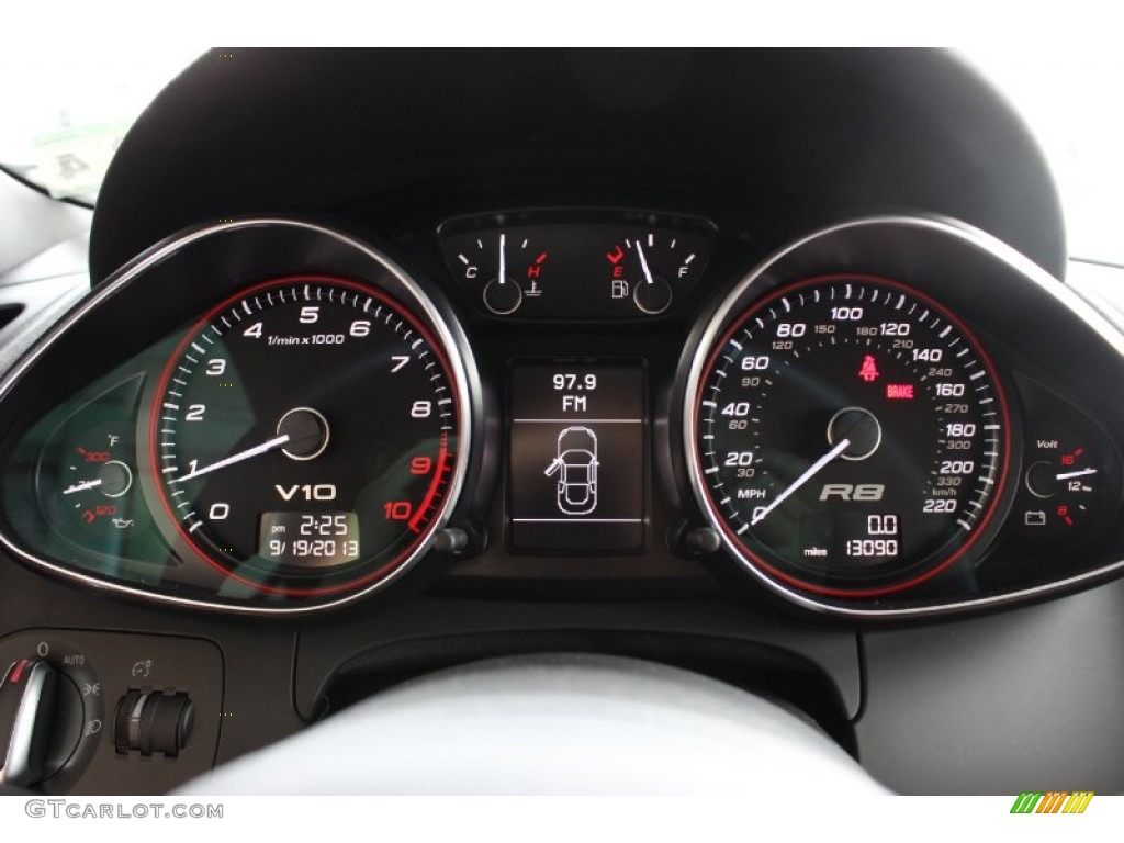 2011 Audi R8 5.2 FSI quattro Gauges Photo #85934556