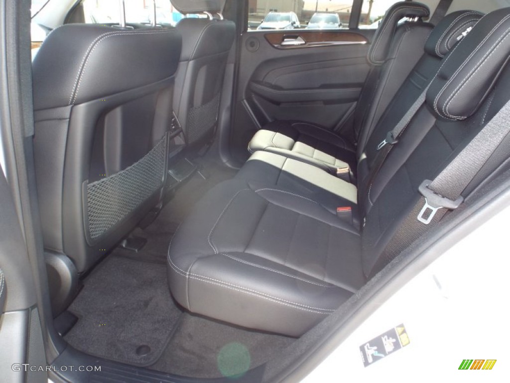 2014 Mercedes-Benz ML 350 BlueTEC 4Matic Rear Seat Photos