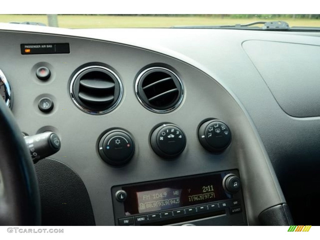 2007 Pontiac Solstice Roadster Controls Photo #85938372