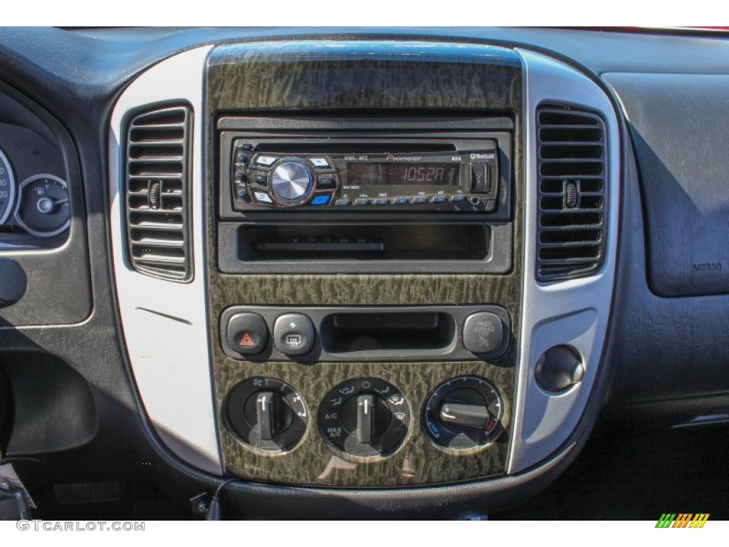 2007 Mercury Mariner Luxury 4WD Controls Photo #85944231