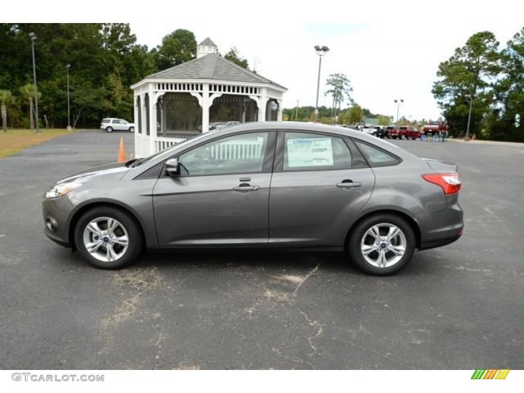 2014 Focus SE Sedan - Sterling Gray / Charcoal Black photo #9