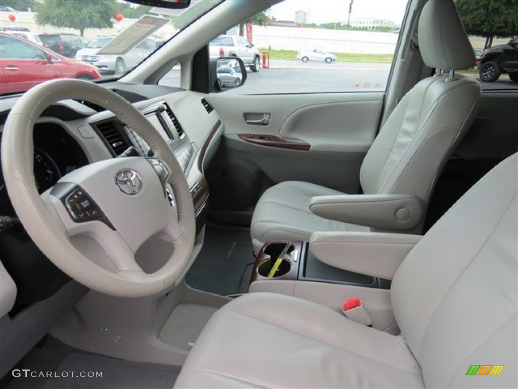 2011 Sienna XLE - South Pacific Blue Pearl / Bisque photo #11