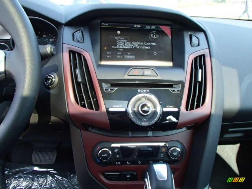 2014 Ford Focus Titanium Hatchback Controls Photo #85946388