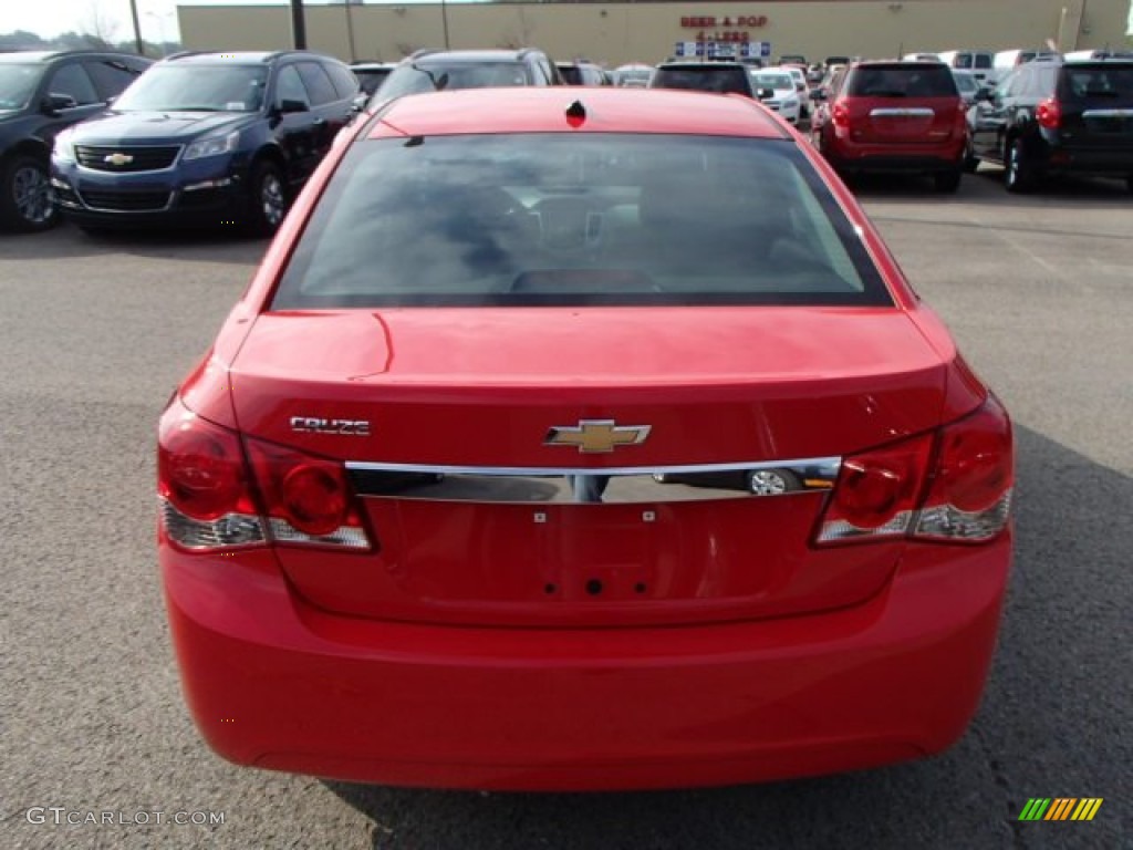 2014 Cruze LS - Red Hot / Jet Black/Medium Titanium photo #6