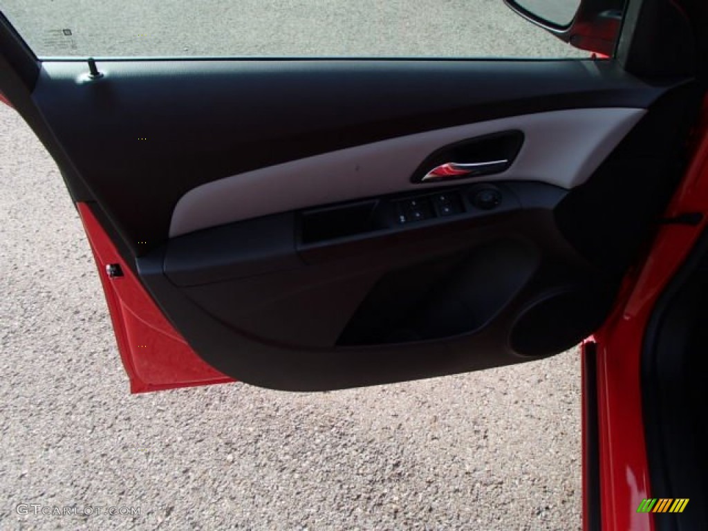 2014 Cruze LS - Red Hot / Jet Black/Medium Titanium photo #11