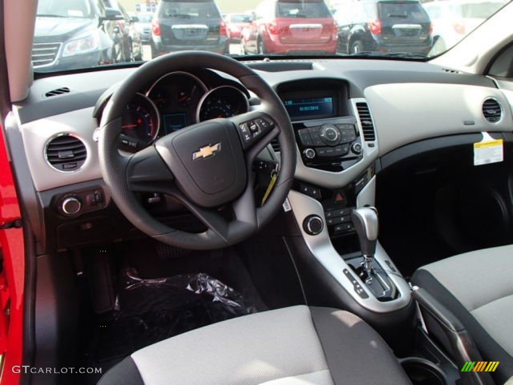 2014 Cruze LS - Red Hot / Jet Black/Medium Titanium photo #14