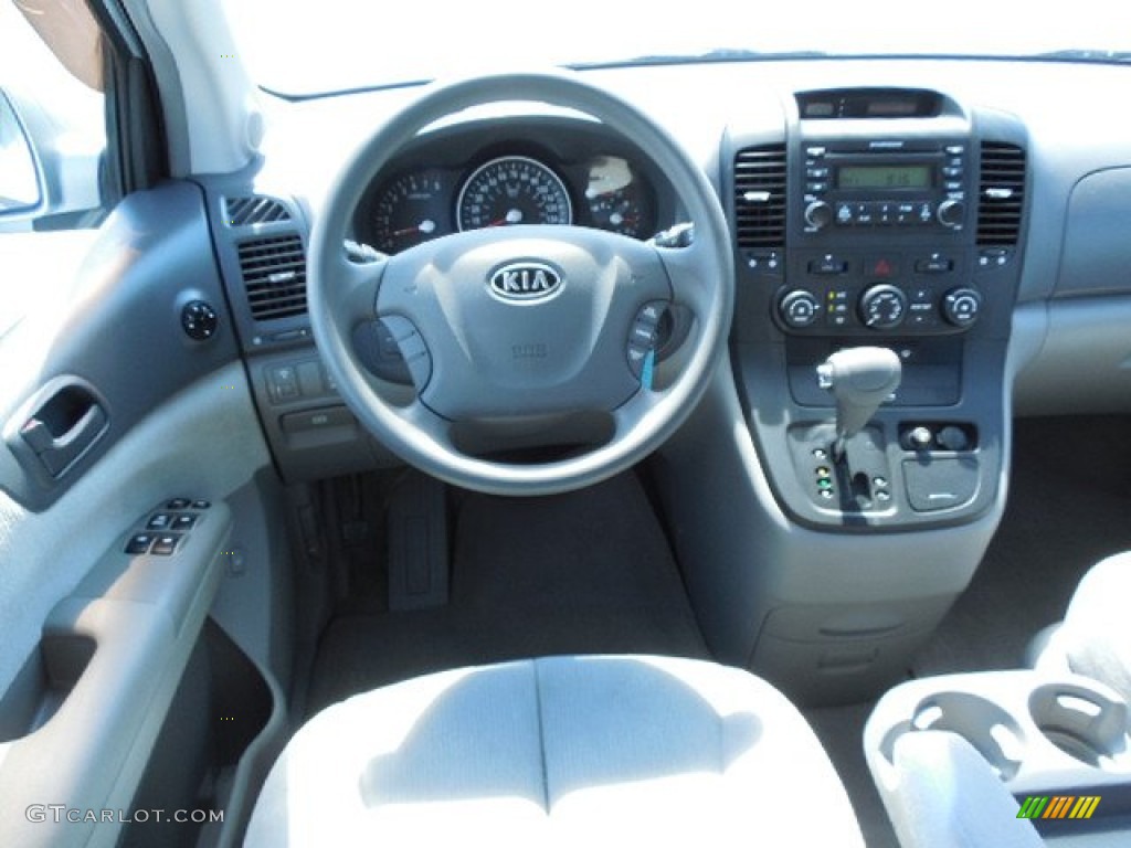 2006 Sedona LX - Silver / Gray photo #7