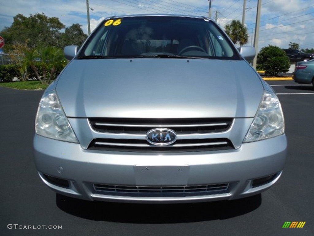 2006 Sedona LX - Silver / Gray photo #15