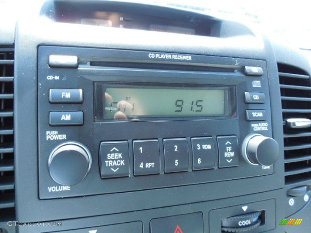 2006 Sedona LX - Silver / Gray photo #21