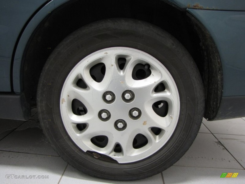 2002 Saturn L Series L200 Sedan Wheel Photo #85960140