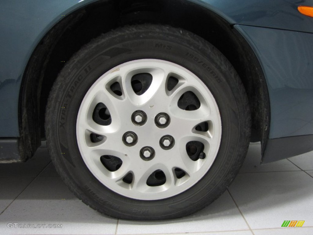 2002 Saturn L Series L200 Sedan Wheel Photos