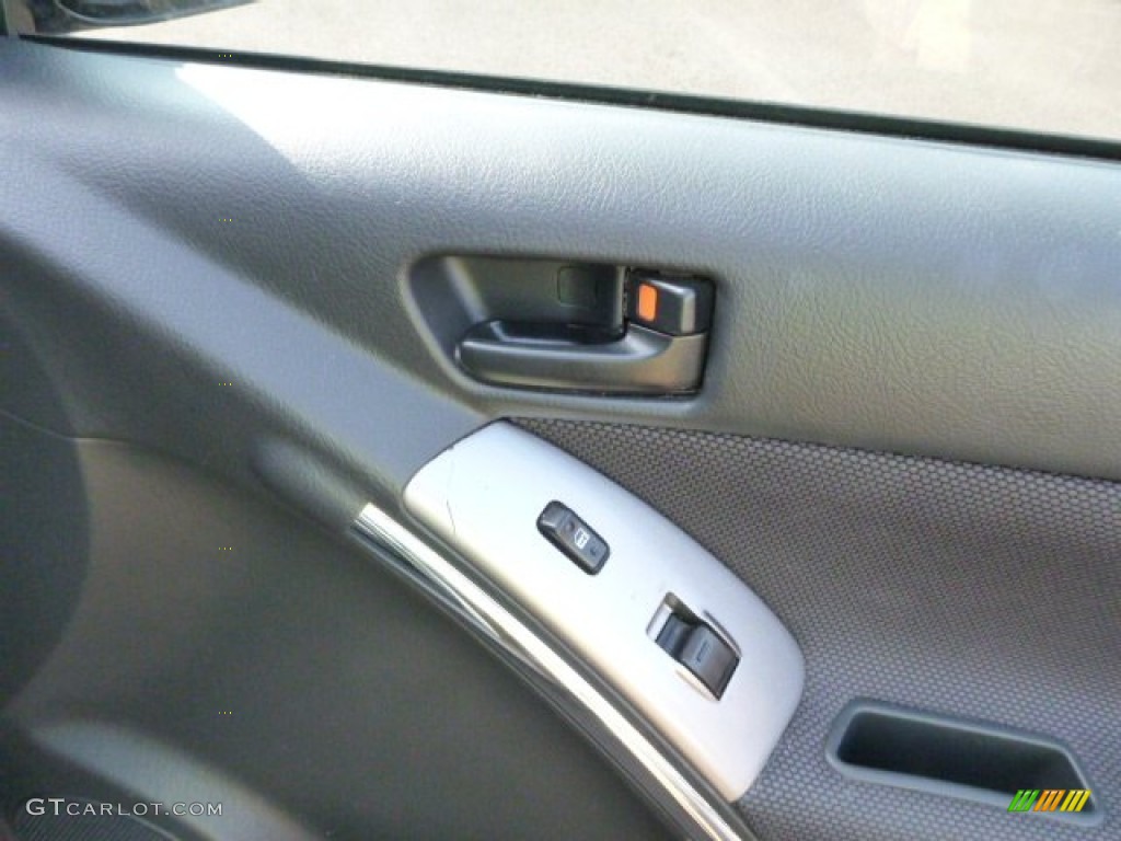 2004 Vibe AWD - Shadow Gray / Slate photo #10