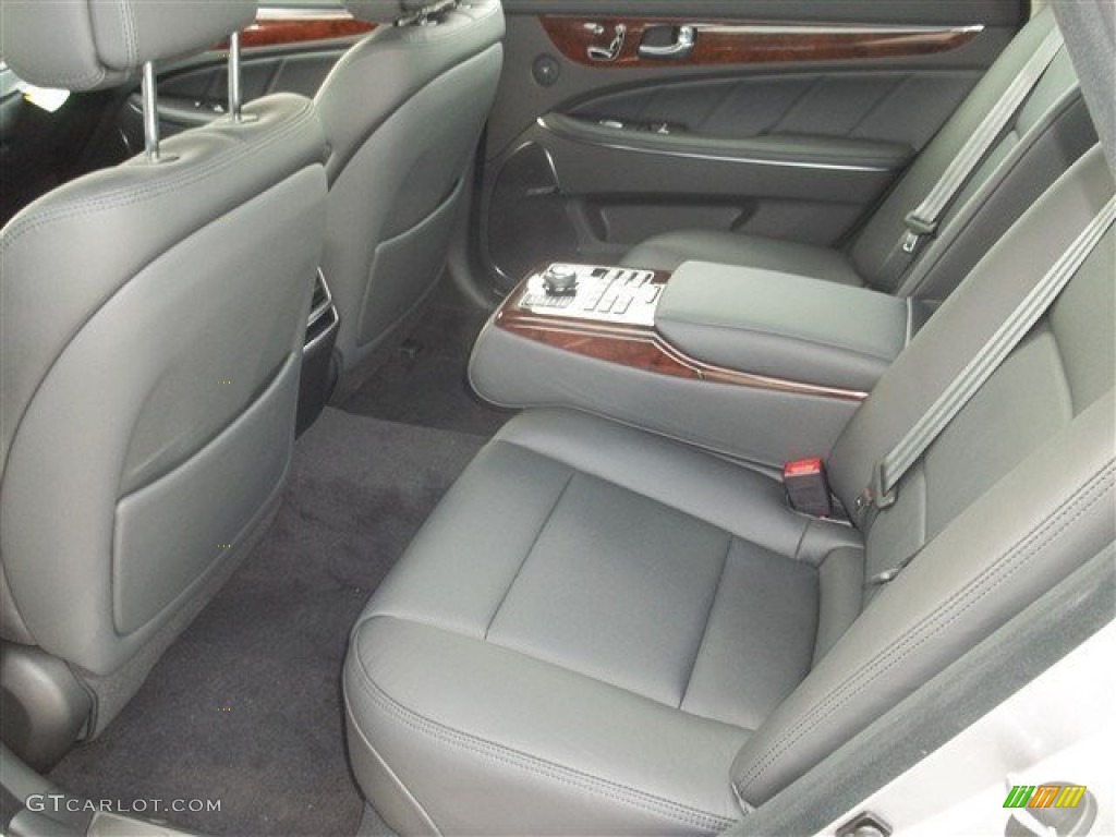 2014 Hyundai Equus Signature Rear Seat Photos