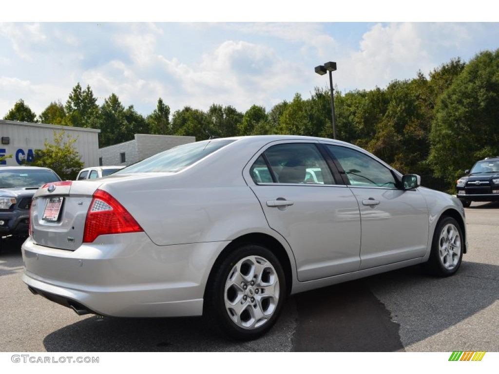 2010 Fusion SE V6 - Brilliant Silver Metallic / Charcoal Black photo #3