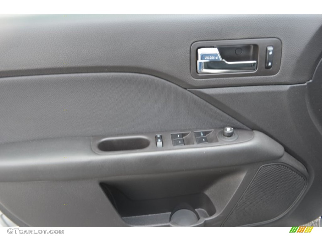 2010 Fusion SE V6 - Brilliant Silver Metallic / Charcoal Black photo #8