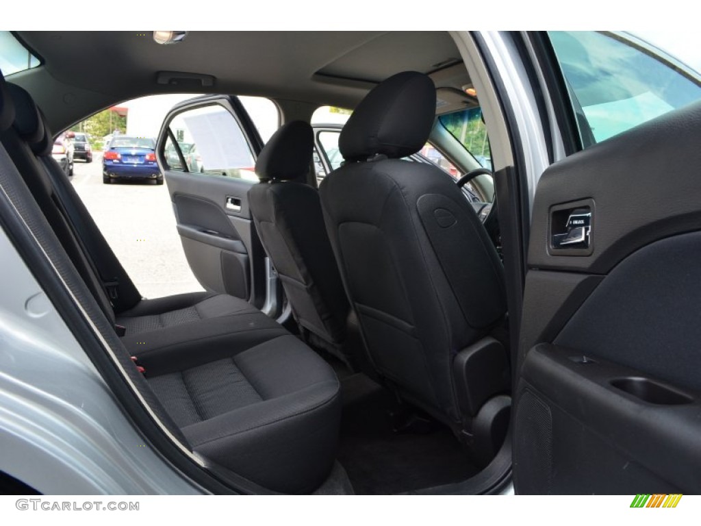 2010 Fusion SE V6 - Brilliant Silver Metallic / Charcoal Black photo #13