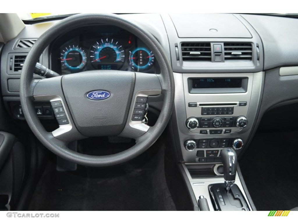 2010 Fusion SE V6 - Brilliant Silver Metallic / Charcoal Black photo #16