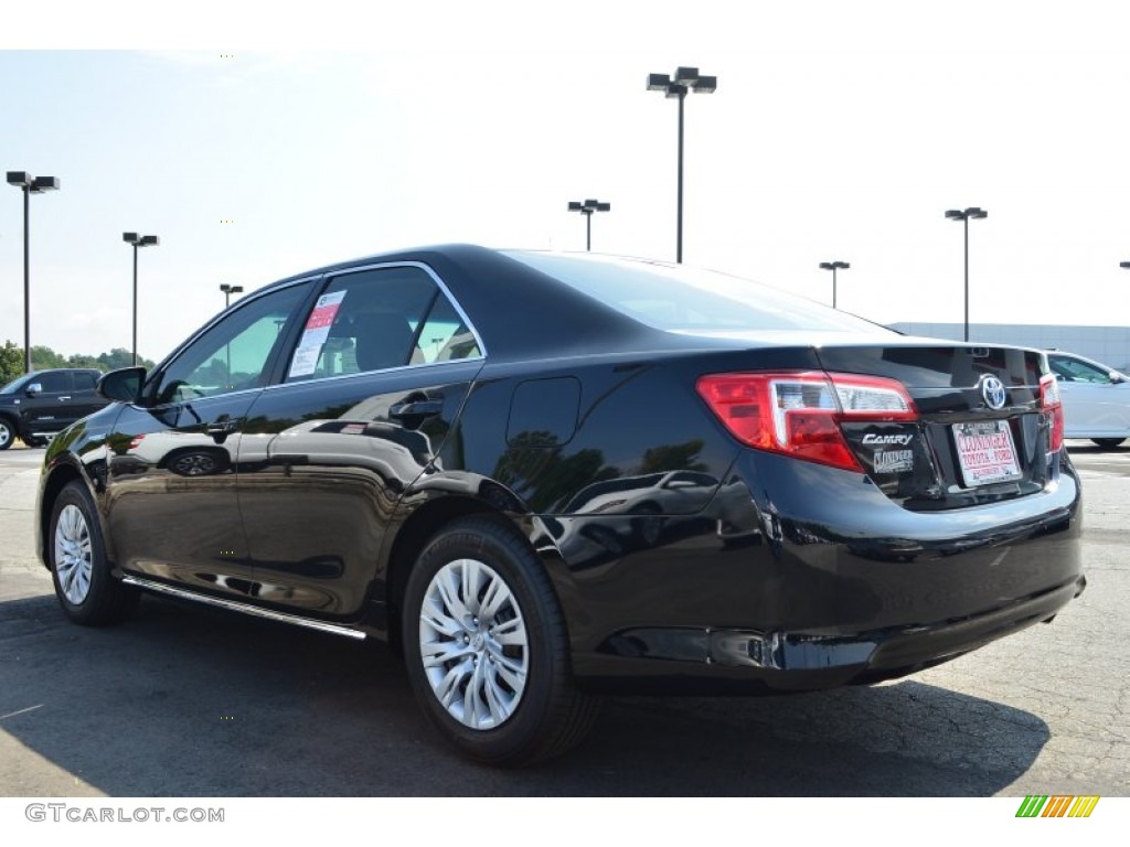 2013 Camry Hybrid LE - Attitude Black Metallic / Light Gray photo #18