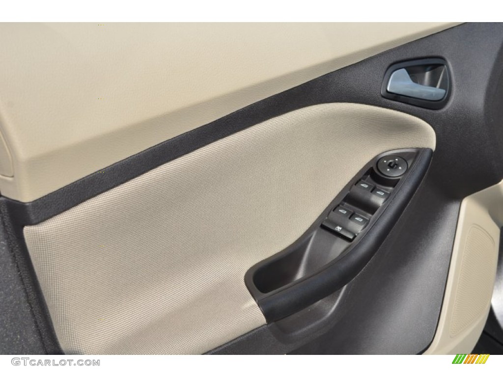 2014 Focus SE Sedan - Sterling Gray / Medium Light Stone photo #4