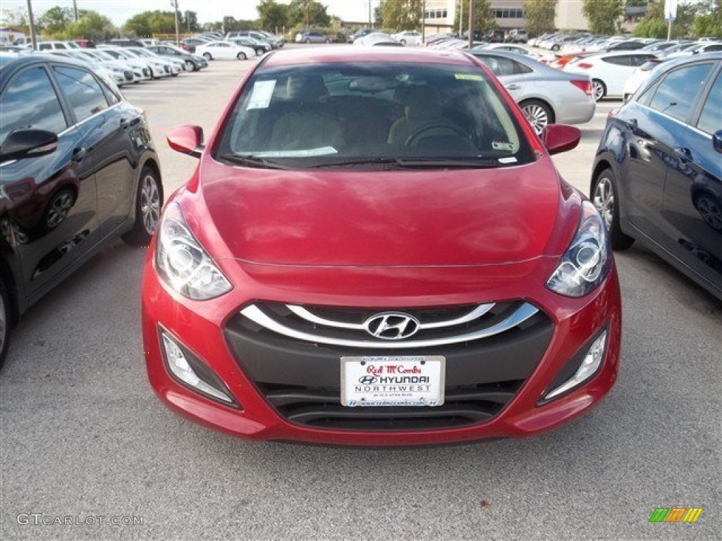 2013 Elantra GT - Volcanic Red / Black photo #2