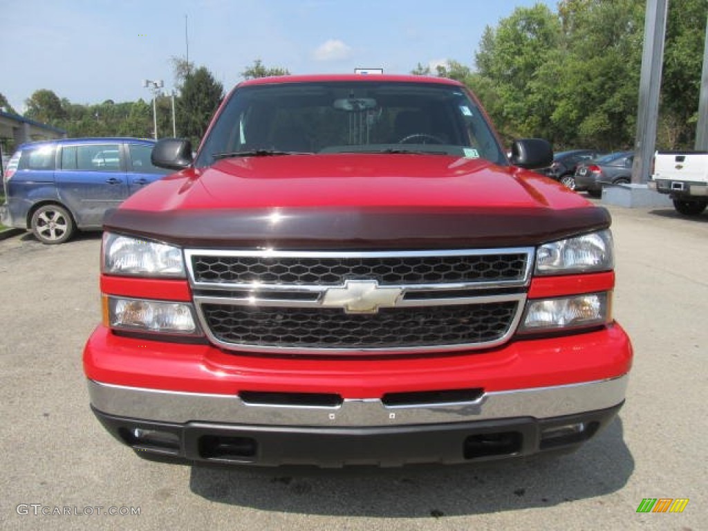 2006 Silverado 1500 Z71 Crew Cab 4x4 - Victory Red / Dark Charcoal photo #11