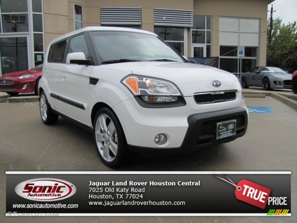 Clear White Kia Soul