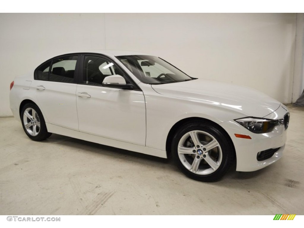2013 3 Series 320i Sedan - Alpine White / Black photo #2